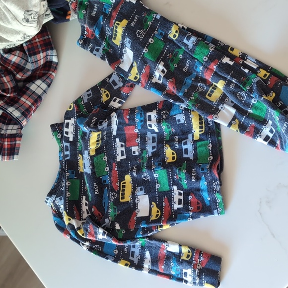 Boys size 2T winter pajama bundle - Picture 6 of 6